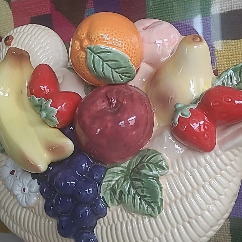 VINTAGE MAJOLICA CERAMIC DUCK FRUIT BASKET WALL HANGING